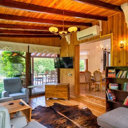 Отель Green Centrally Located With Pool In Gocek Fethiye
