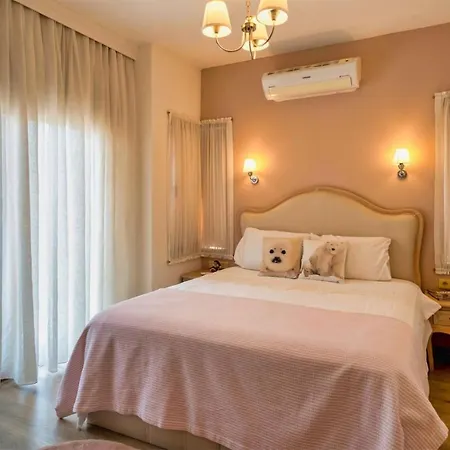 Green Centrally Located With Pool In Gocek Fethiye 4*