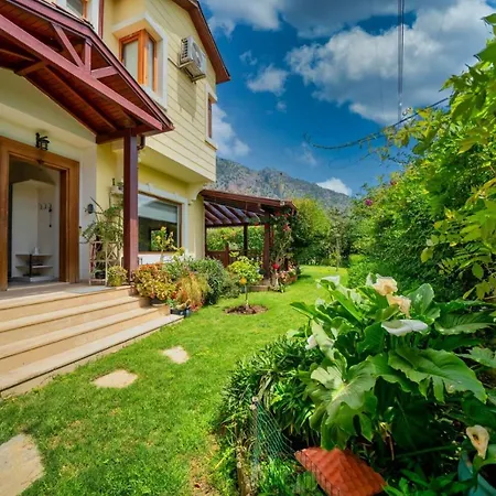 Green Centrally Located With Pool In Gocek Fethiye Отель 4*