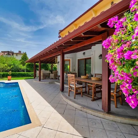 Green Centrally Located With Pool In Gocek Fethiye 4* Гёчек