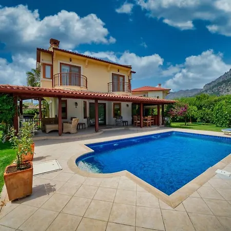 Green Centrally Located With Pool In Gocek Fethiye 4*